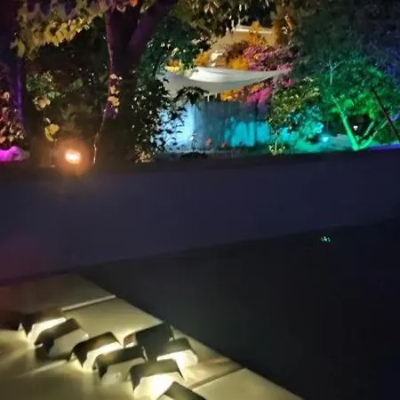 La Casa Rosa 2 * פונזה